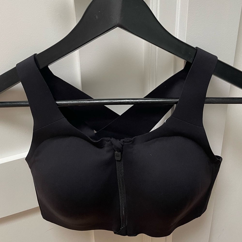 NEW Lululemon Zip Front Enlite Sports Bra (new with tags)